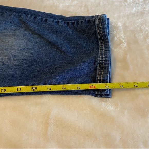 LEVI'S/ Red Tab Medium Wash Denim Capri Size 14 - Picture 13 of 13